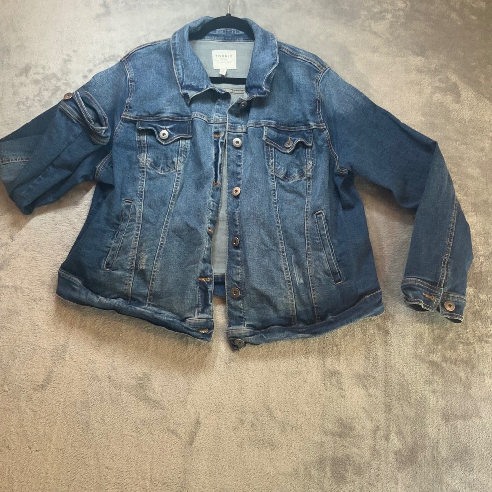 Torrid Denim Ombre Blue Distressed Trucker Jacket Womens Plus Size 3